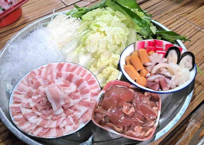 ชุดหมูกระทะ (สั่งเพิ่ม) ชุดเล็ก 599 บาท, ชุดใหญ่ 800 บาท